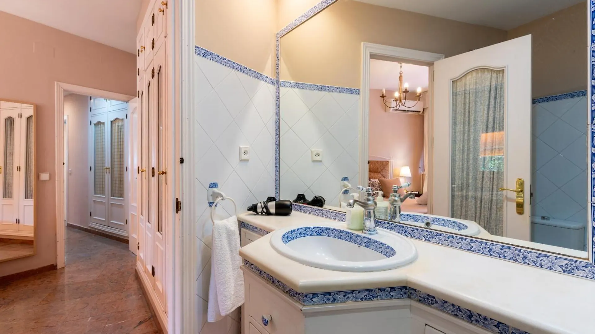 Penthouse!!! Center Of Seville!!! 2 Bedroom + 2 Bath!!!